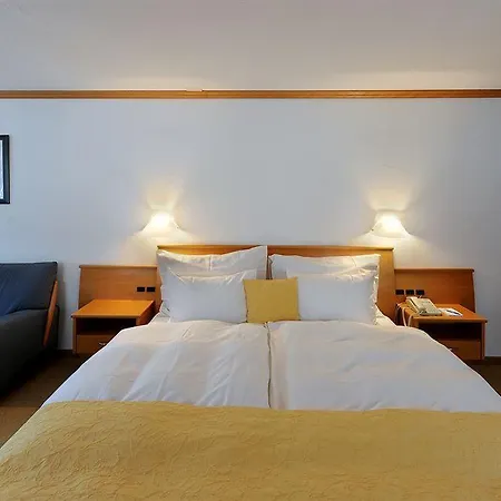 Tschugge Otel