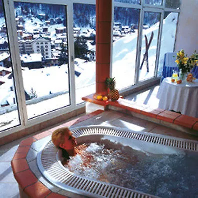 Tschugge Otel