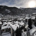 Tschugge Hotel