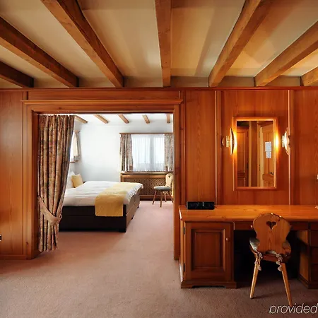Tschugge Hotel 4*