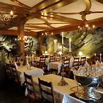 Tschugge Hotel 4*
