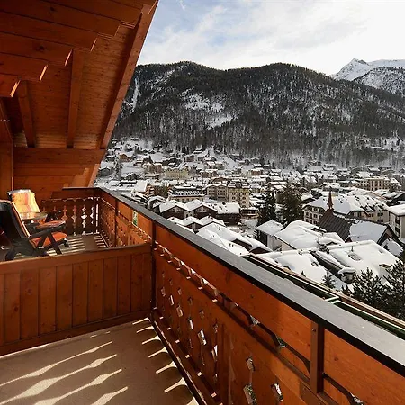 Tschugge Отель 4*